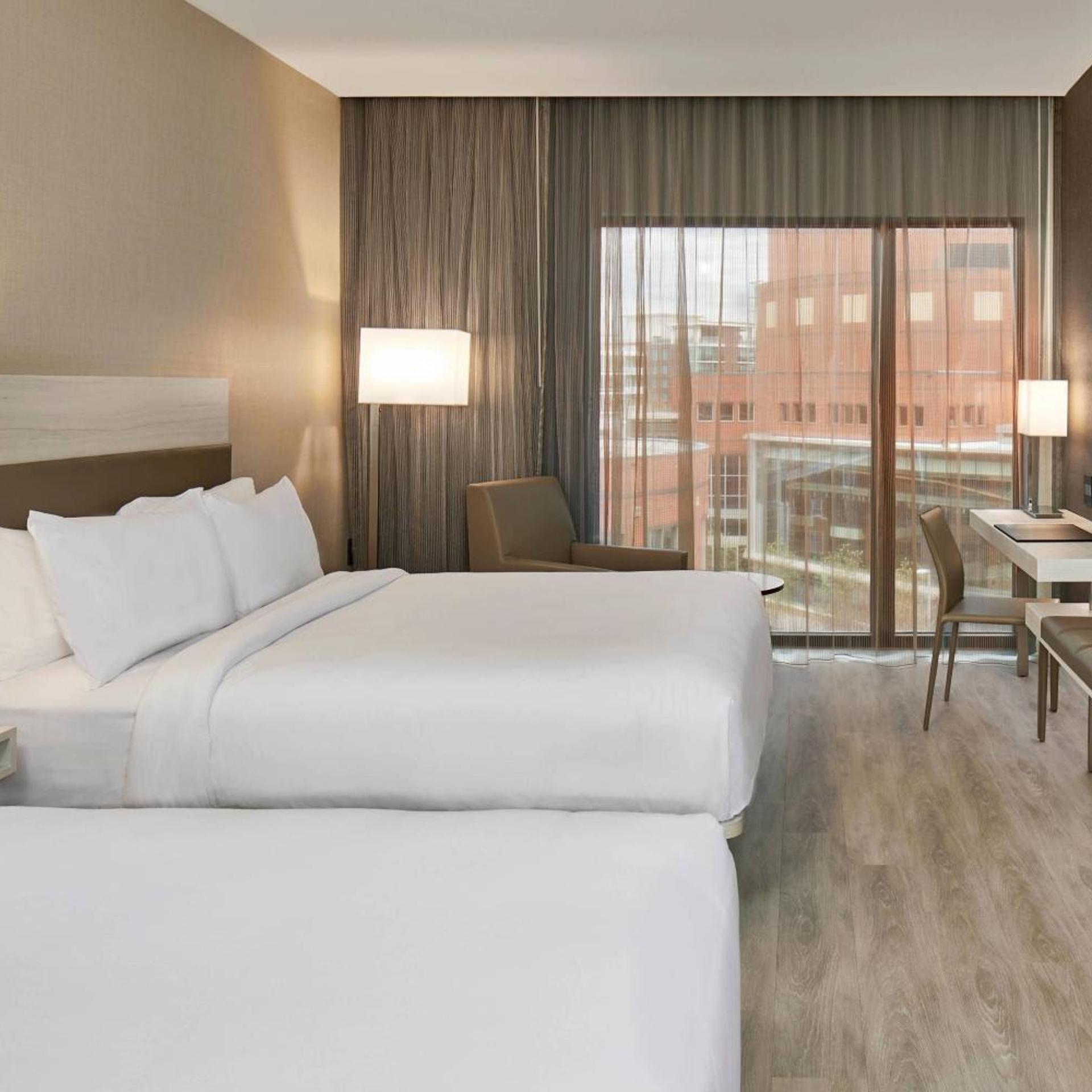 Room, 2 Queen Beds, Bathtub, Accessible