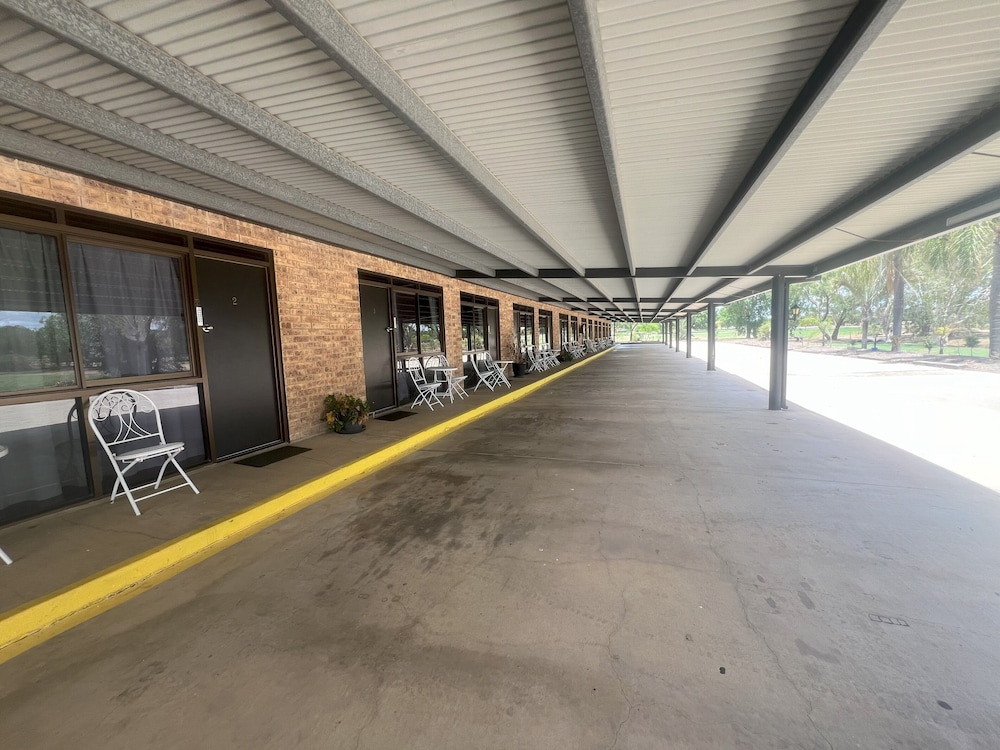 Albert Park Motor Inn 47/63