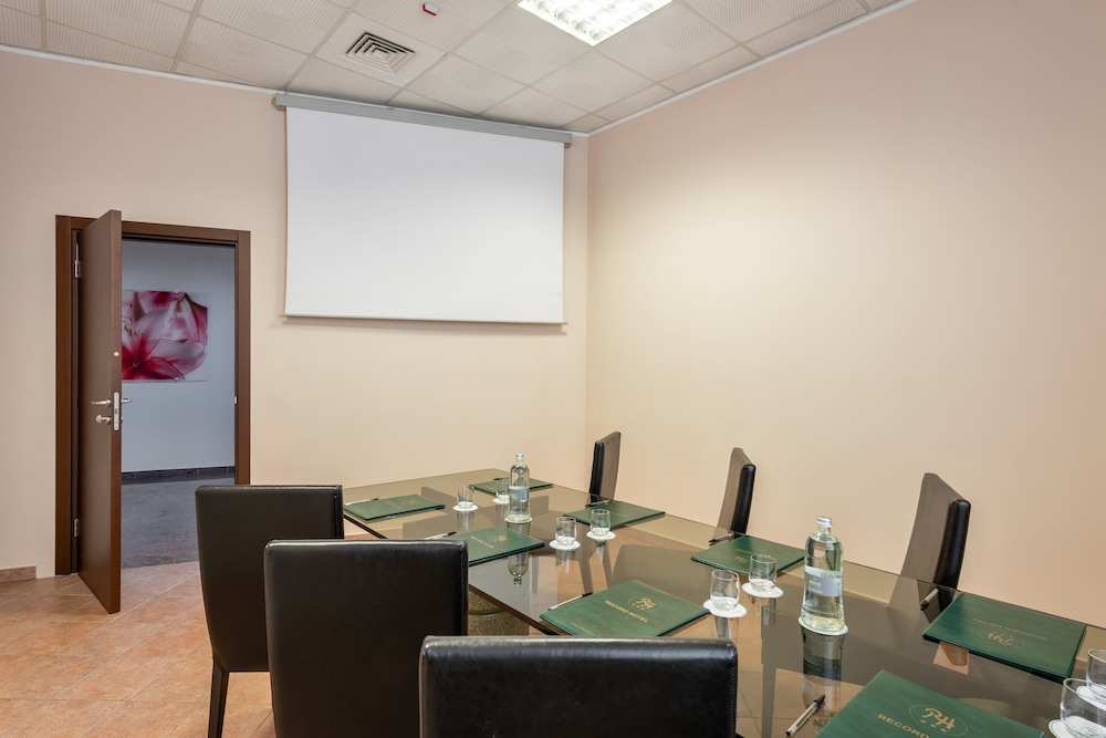 B&B HOTEL Settimo Torinese 35/50