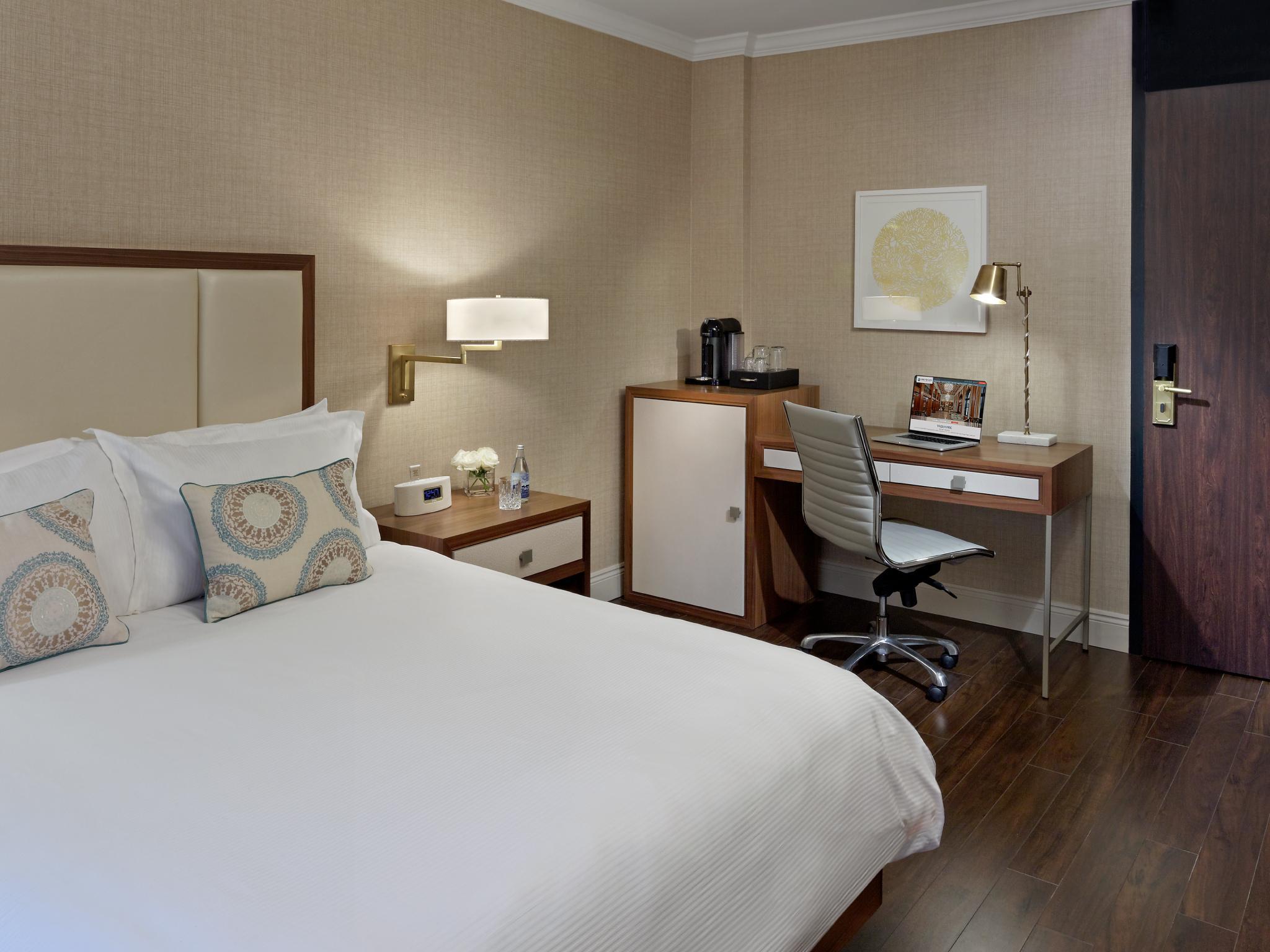 Petite, Double Bed