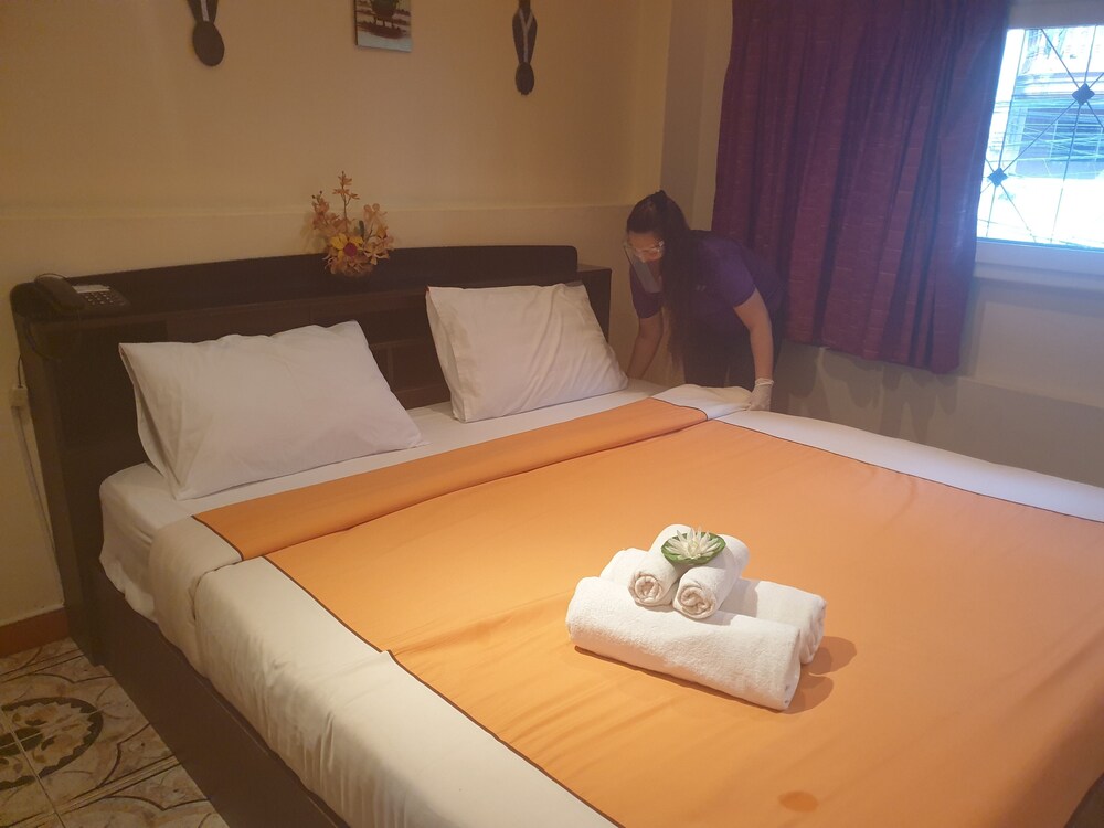 Chaiyapoon Inn 33/67
