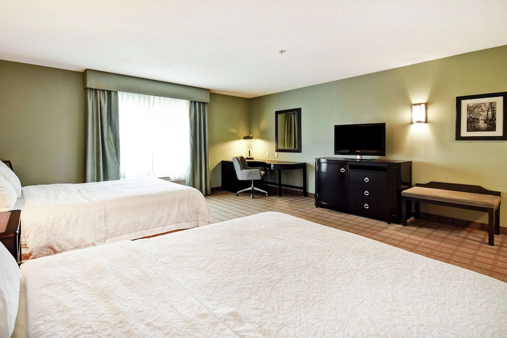 Hampton Inn Suites Detroit Canton 15/89