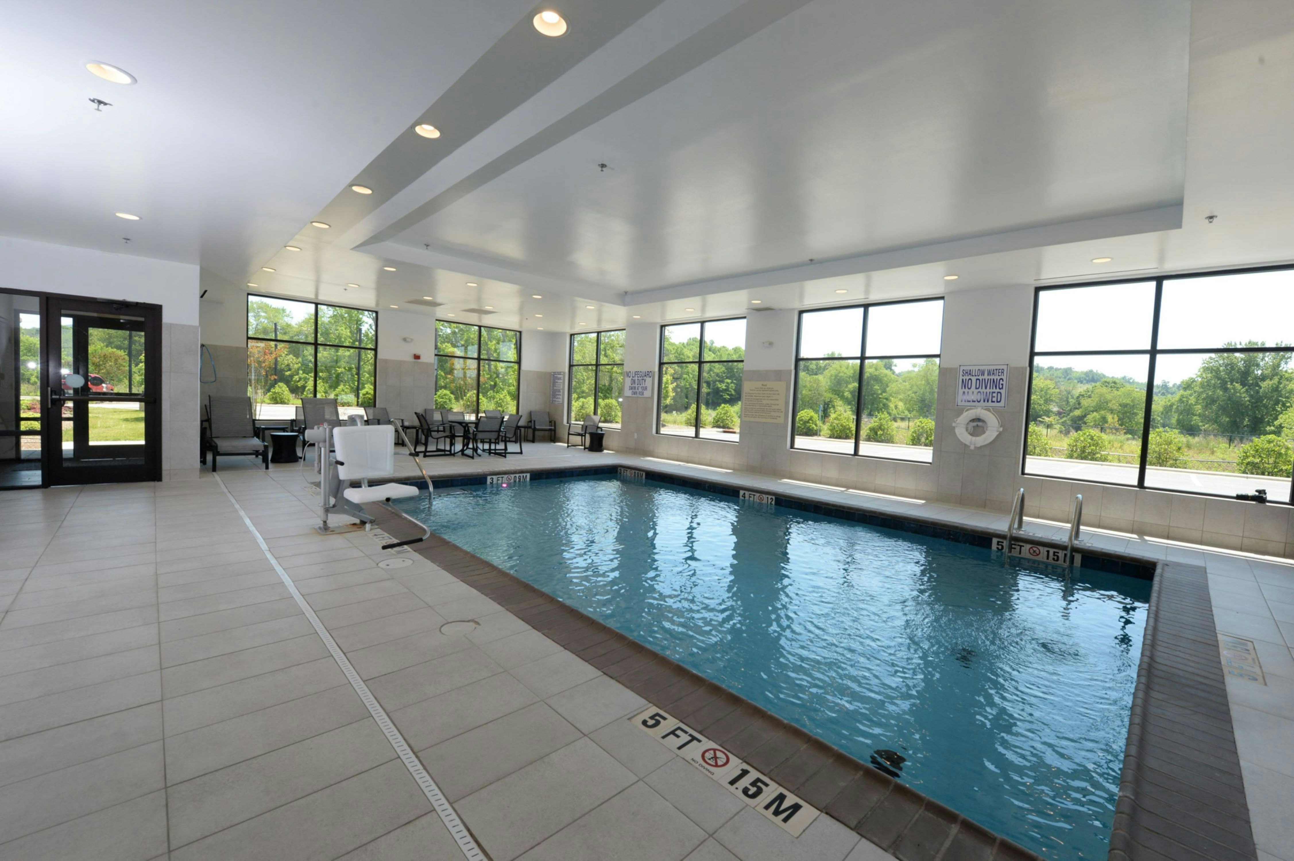 Hampton Inn Suites Lenoir Nc 49/76