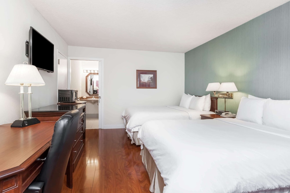 Days Inn & Suites By Wyndham Sunnyvale 10/36