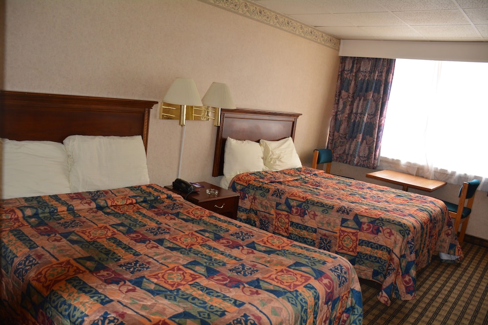 Knights Inn North Bay 8/41