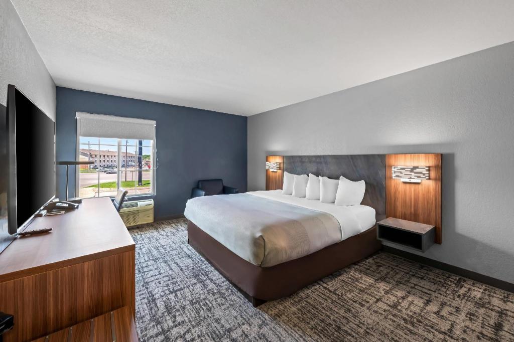 Efficiency, King Bed