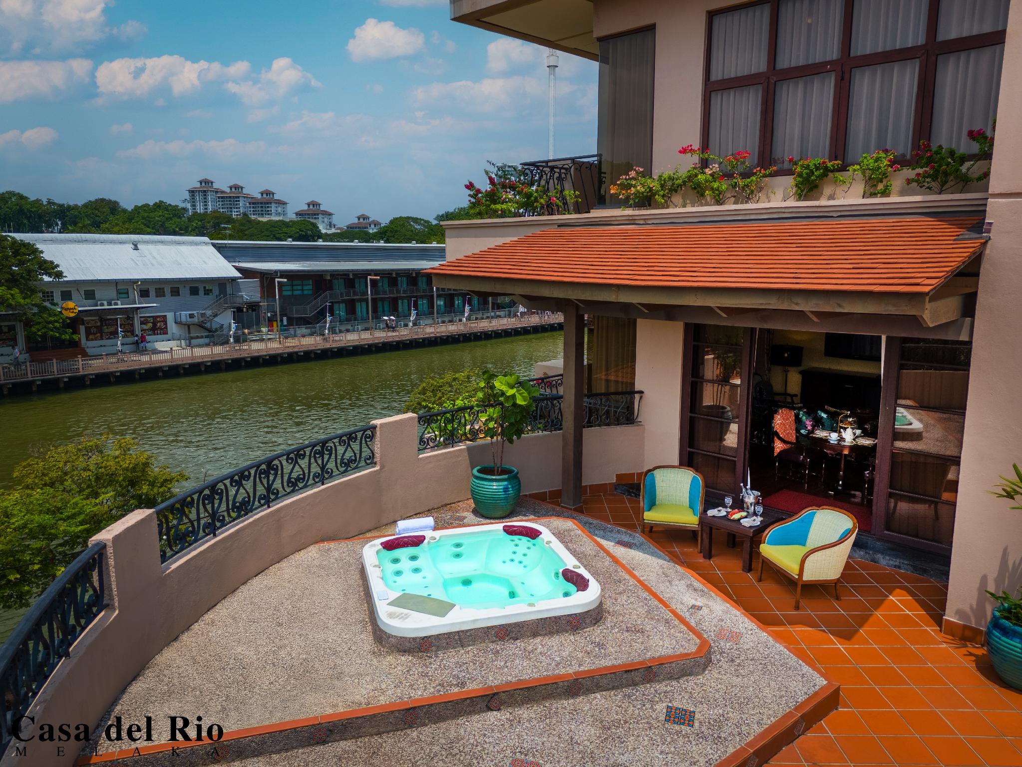 Melaka, Suite