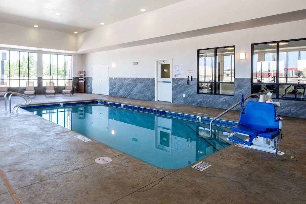 Comfort Inn & Suites Lovington, NM 2/39