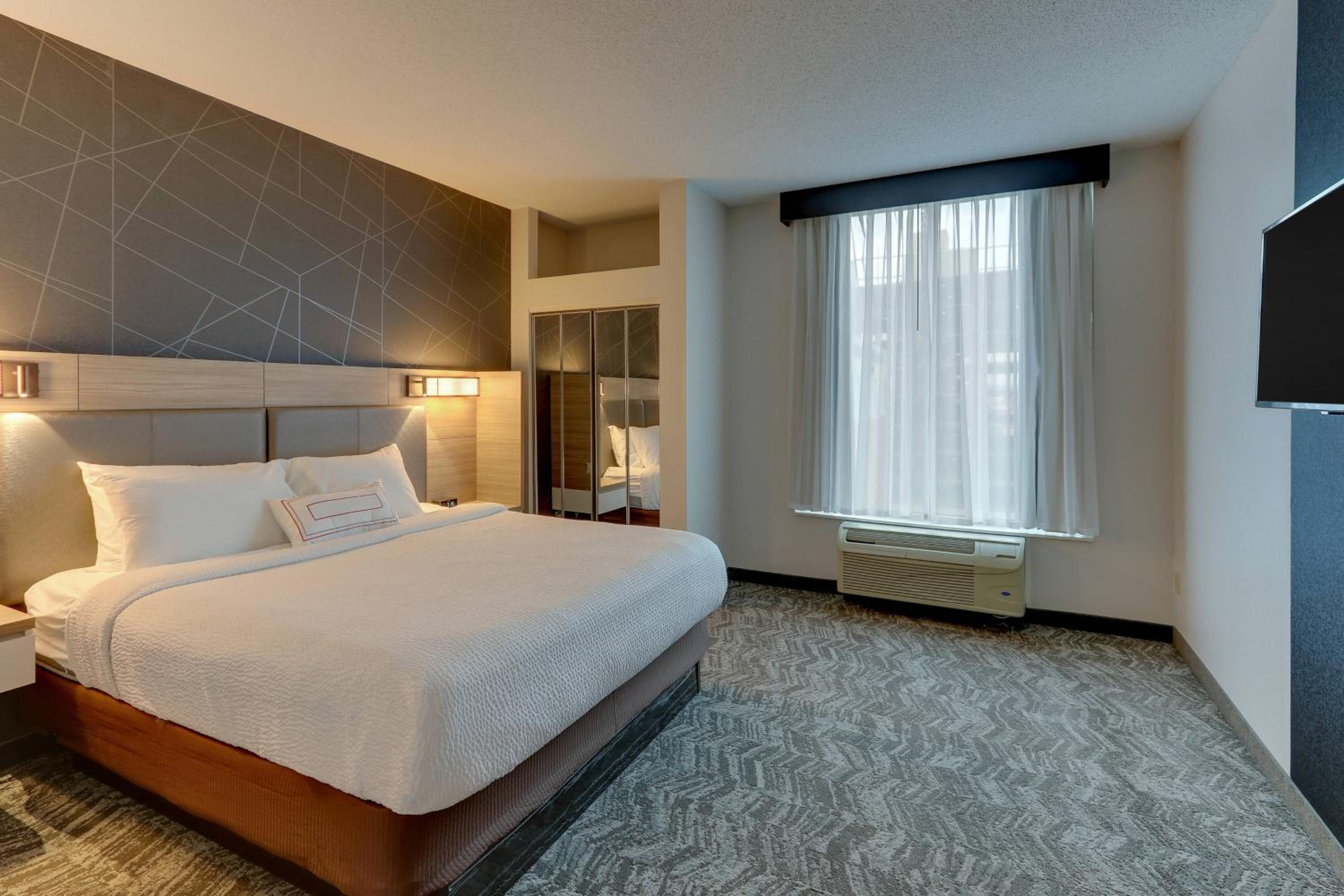 1 Bedroom, Suite, King Bed, Dining Area, Sofa