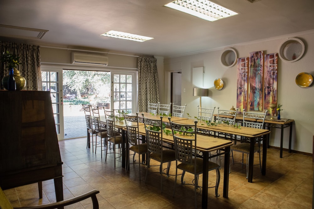 5Th Avenue Gooseberry Guest House 38/50