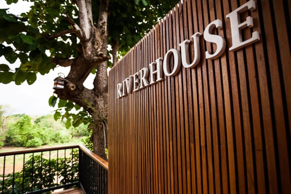 RIVERHOUSE HOTEL 21/71