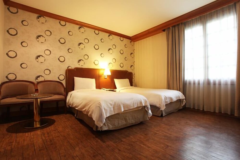 KARAK TOURIST HOTEL 18/50