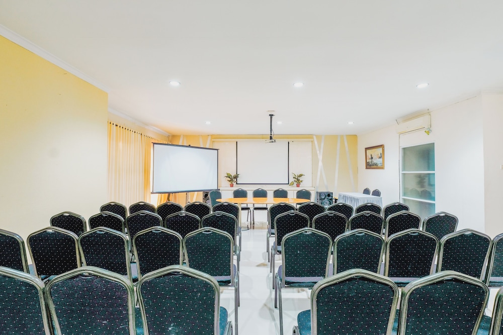 Aleyra Hotel and Villa Garut 37/50