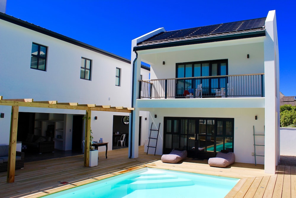 Whale Rock Luxury Lodge 2/65