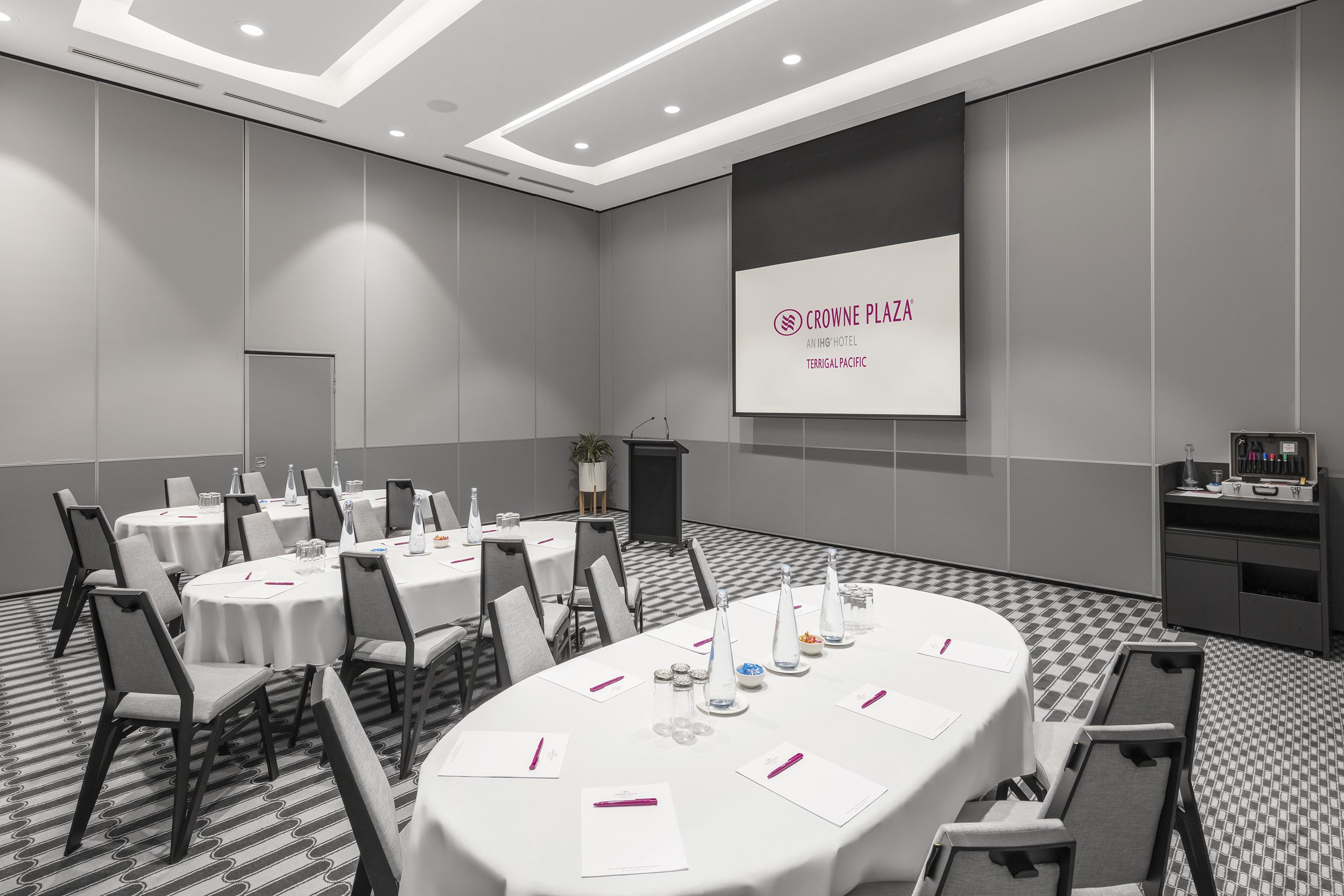 Crowne Plaza Terrigal 68/75