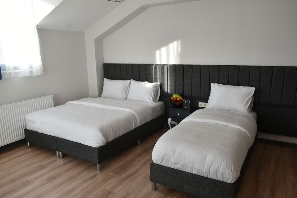 Avcilar Garden Hotel 12/48