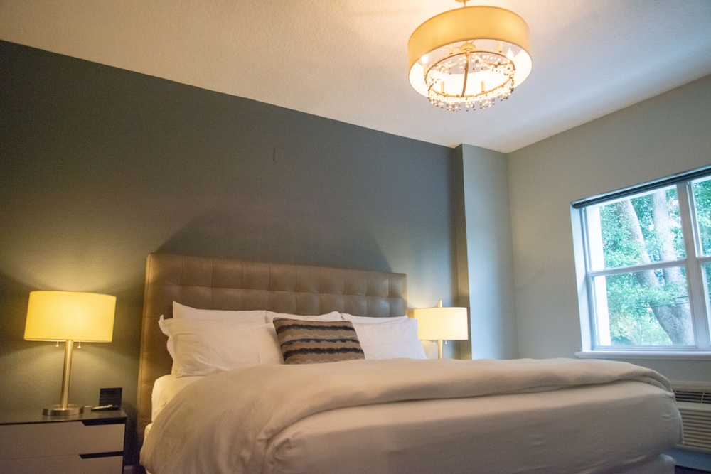 The Eo Inn And Spa 11/25