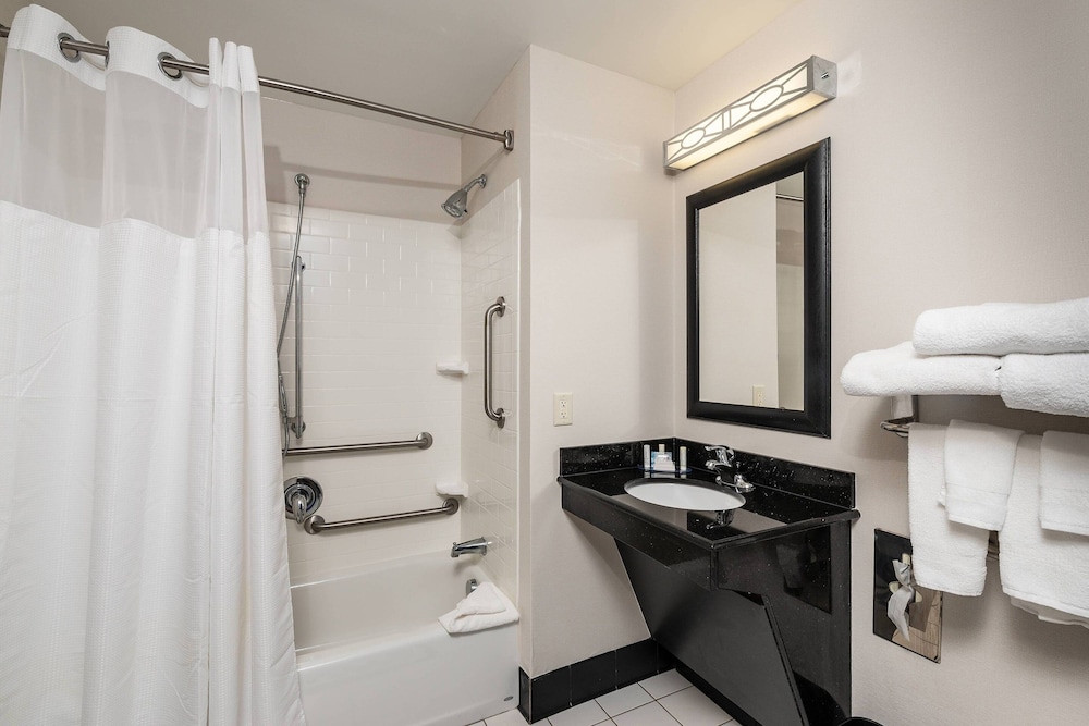 Fairfield Inn Suites Philadelphia Valley Forge Great Valley 9/60