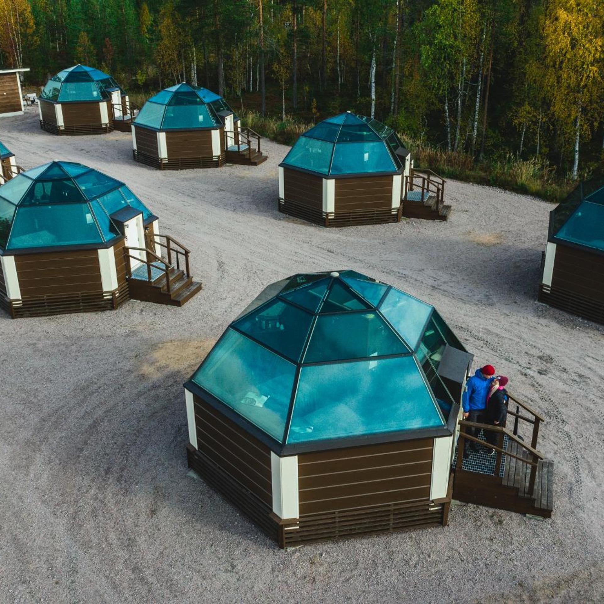Arctic Snow Hotel And Glass Igloos 55/70