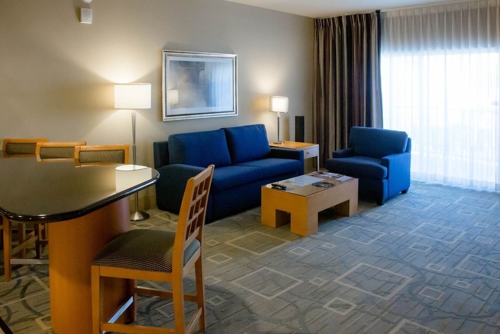 The Platinum Hotel 50/65
