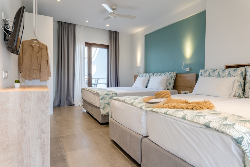 CLASSIC, QUADRUPLE, QUEEN AND TWIN BEDS