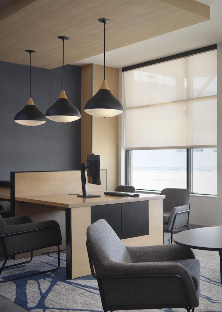Hyatt House Schenectady / Mohawk Harbor 40/46