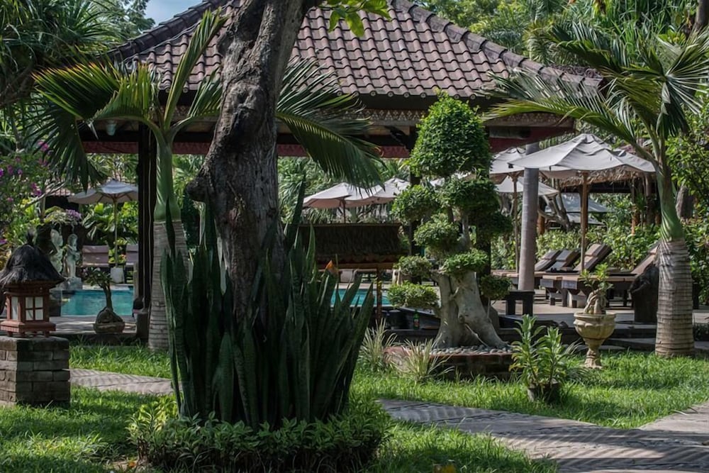 Tirta Sari Bungalows 64/66