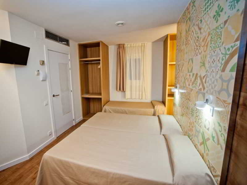 Hostal Marenostrum 17/58