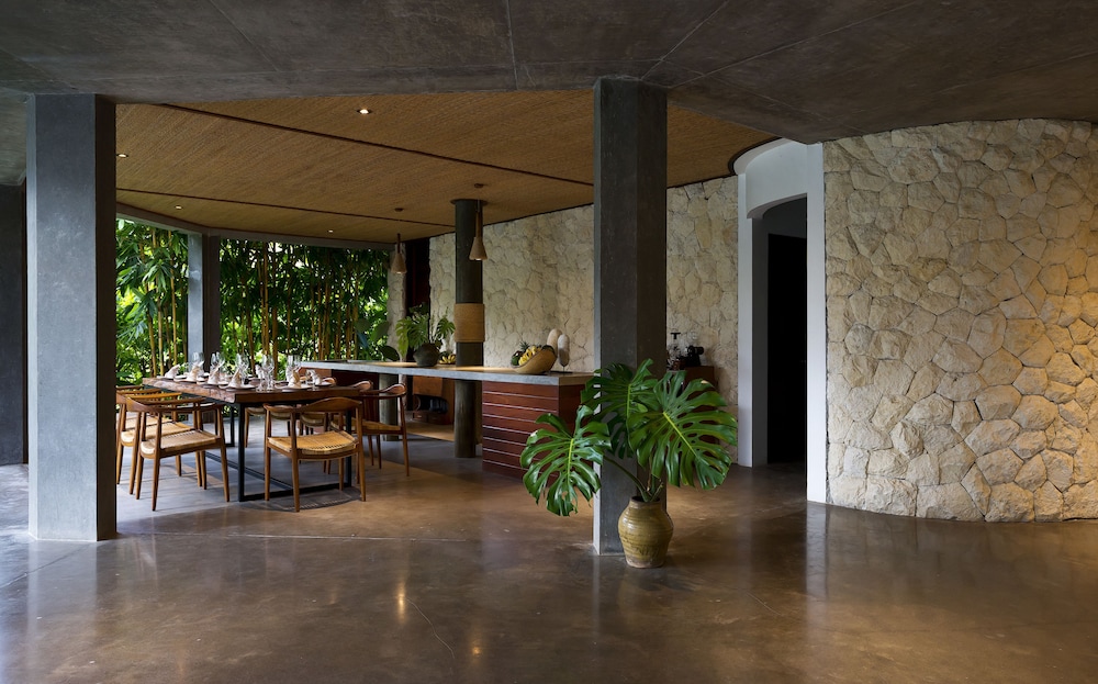 Planta Luxury Boutique Resort 11/56