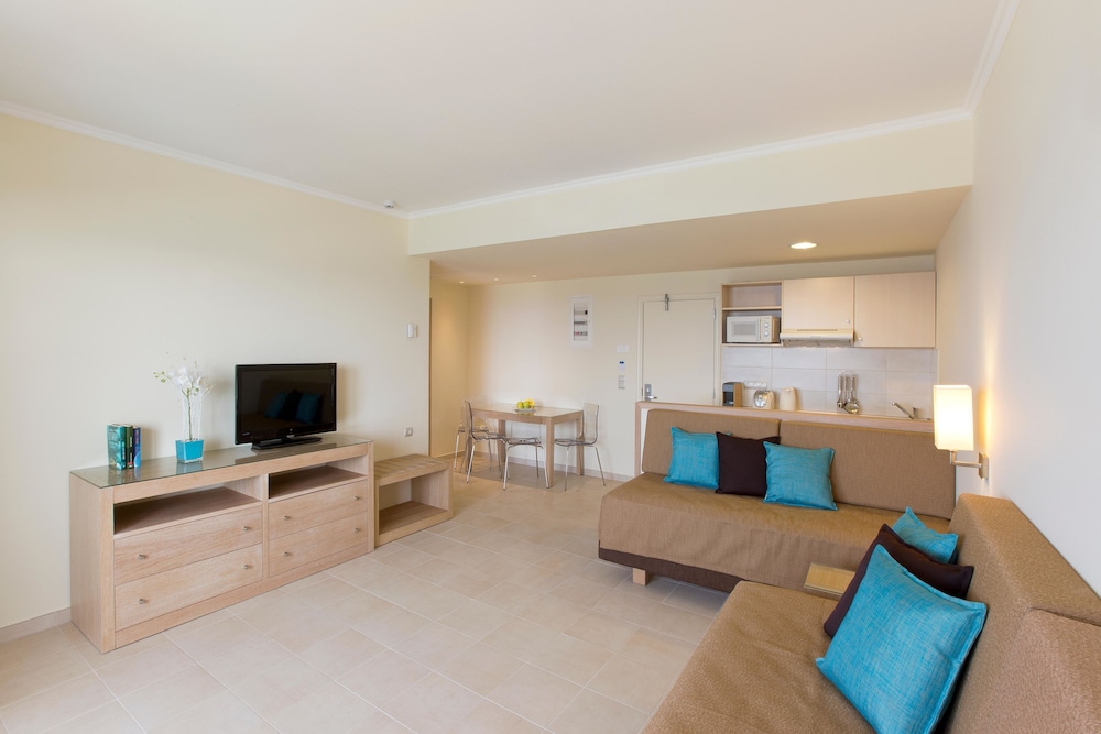 Sun Beach Resort 60/78