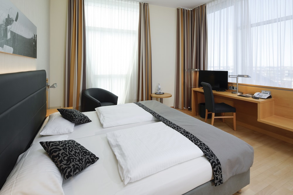 Airporthotel Berlin Adlershof 25/75