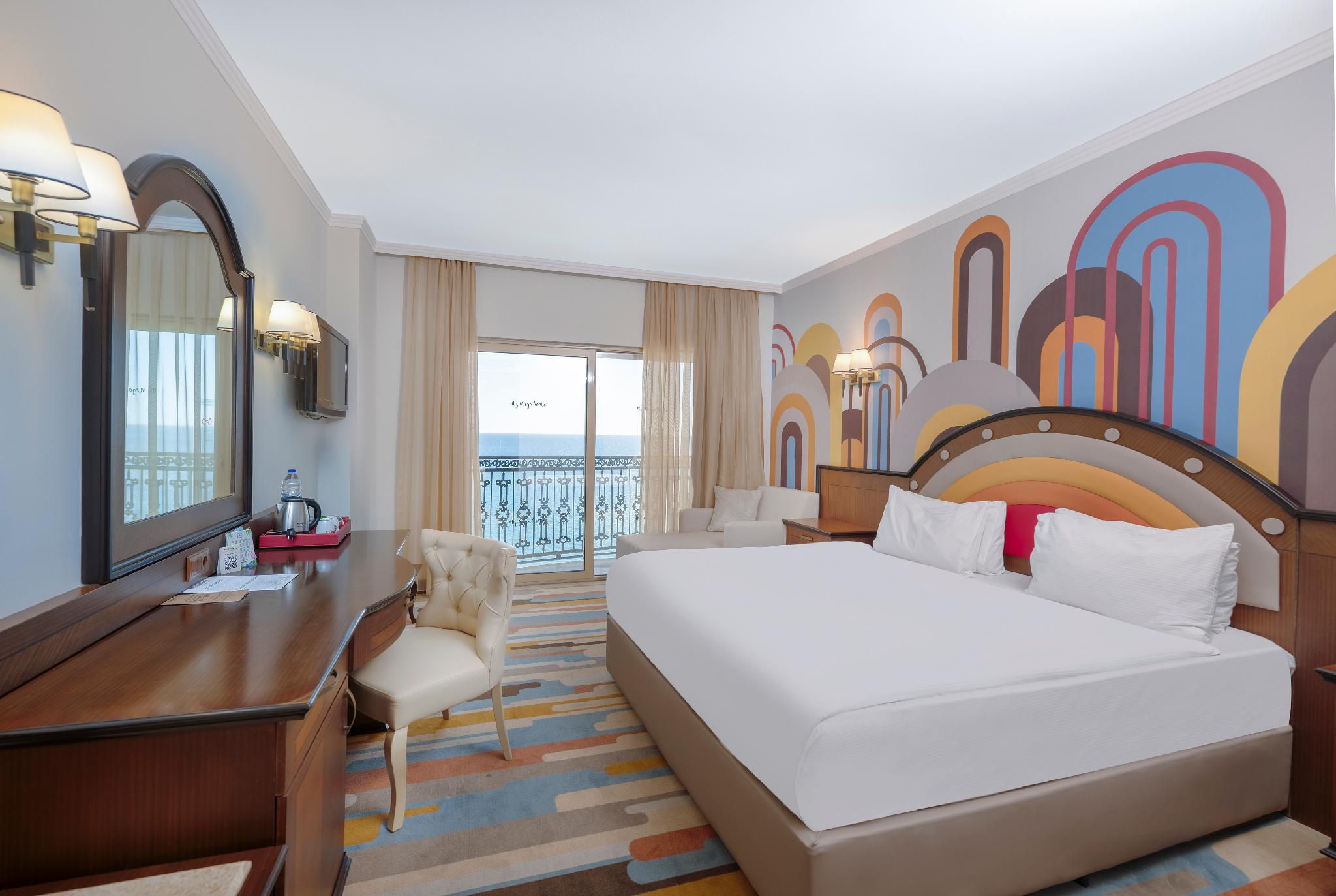 Deluxe, Triple, 1 Double and 1 Single Bed, Sea View