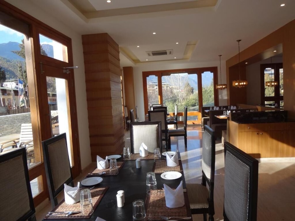 OSEL HOTEL 38/49
