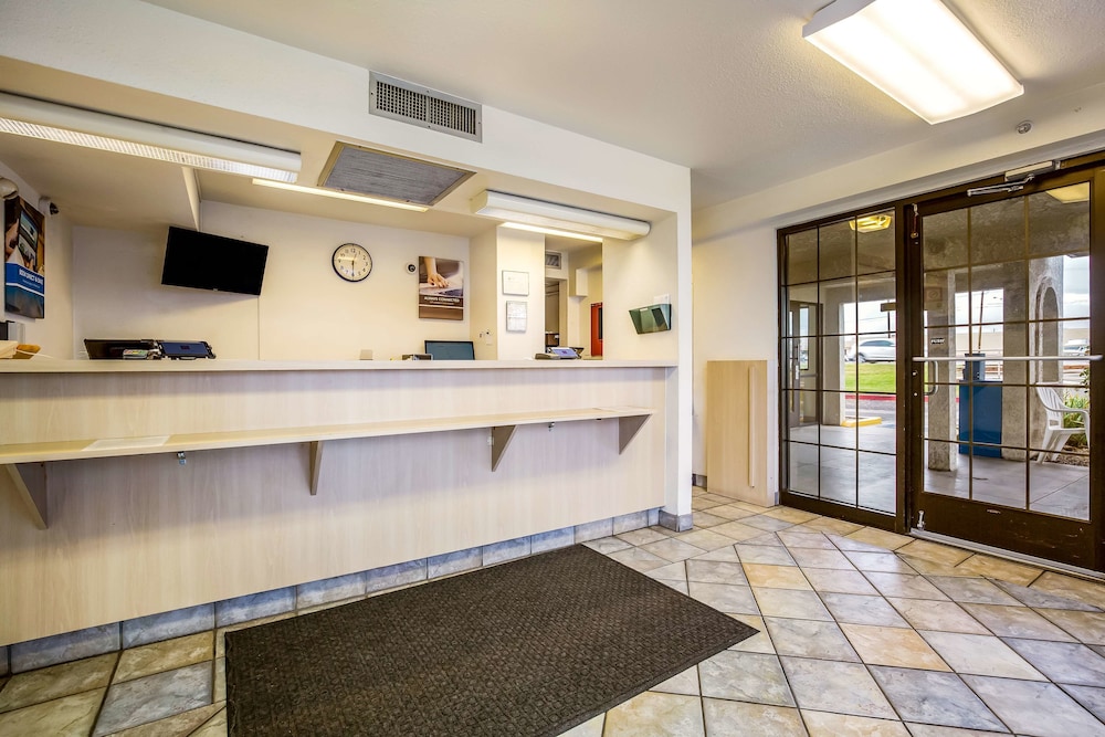 Motel6 Kingman, AZ - Route 66 East 8/63