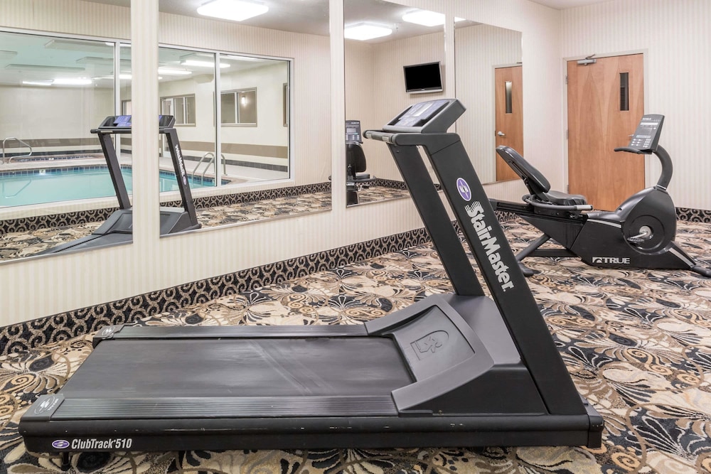 Quality Inn Huntington University Area 12/15
