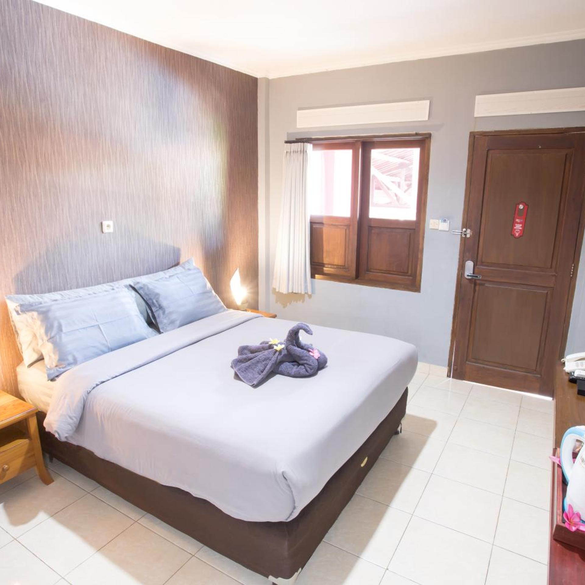 Superior, Queen Bed