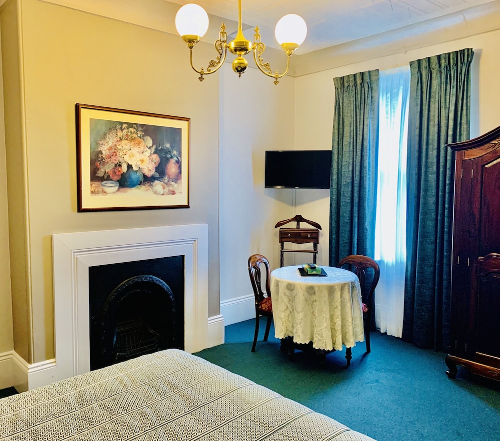 AVONMORE ON THE PARK BOUTIQUE HOTEL 26/39