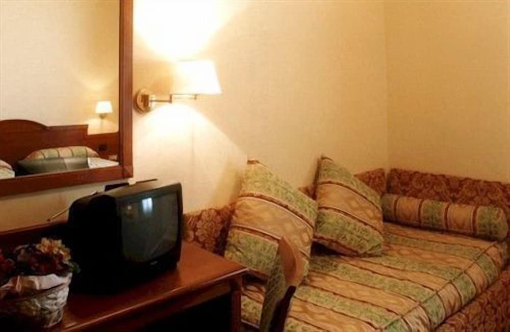 Hotel Cinzia 32/50