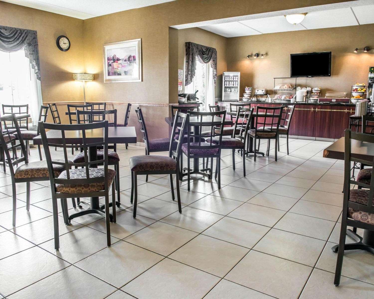 Wingate by Wyndham Grove City 25/32
