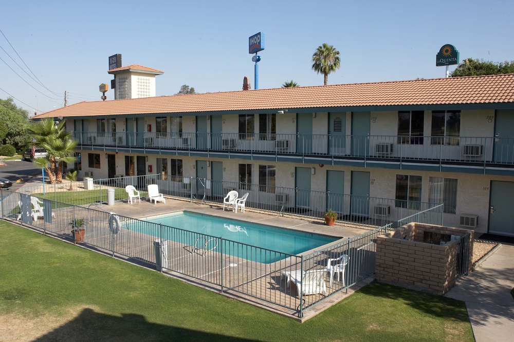Days Inn By Wyndham Bakersfield Ca 8/55