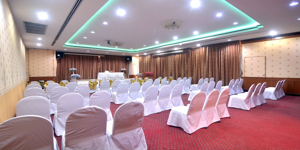 Chumphon Gardens Hotel 55/64