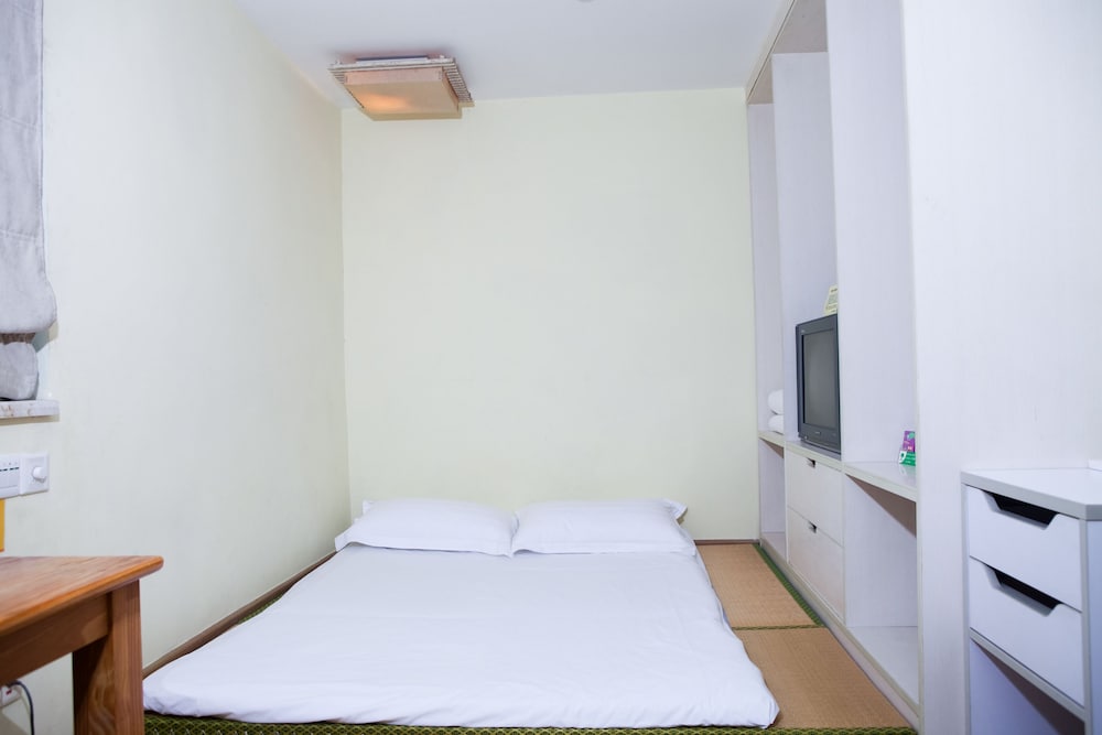 Green Oasis Hotel 12/45