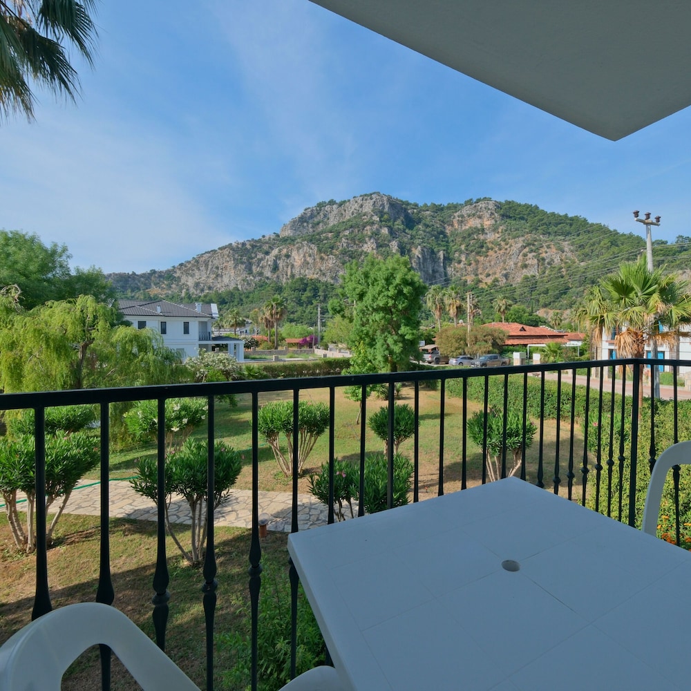 Club Mel Holiday Resort 36/48