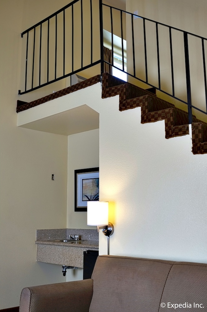 Lemon Heights Inn 40/58