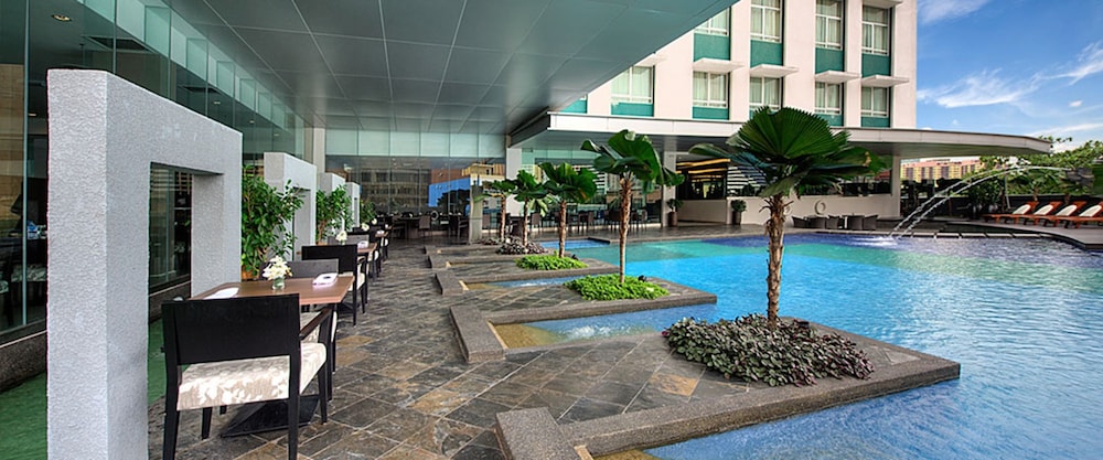 Furama Bukit Bintang 33/35