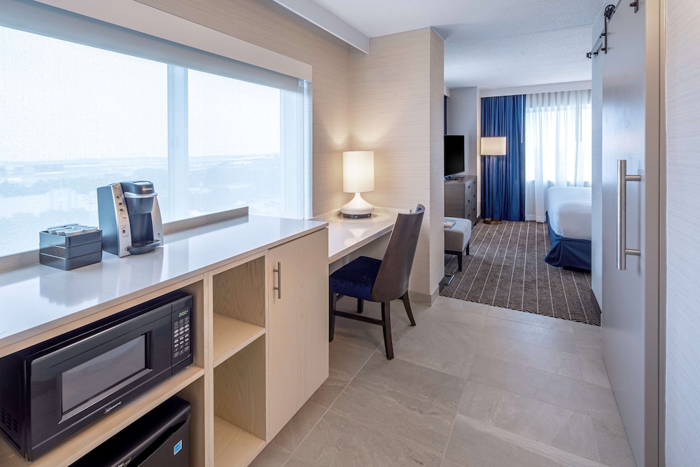 Embassy Suites by Hilton Boston at Logan Airport 60/65