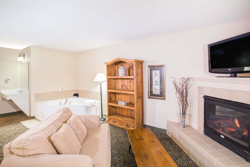 Wyndham Garden Galena Hotel & Day Spa 25/73