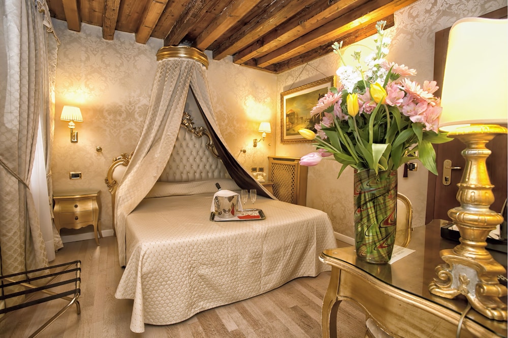 HOTEL NOEMI 22/45