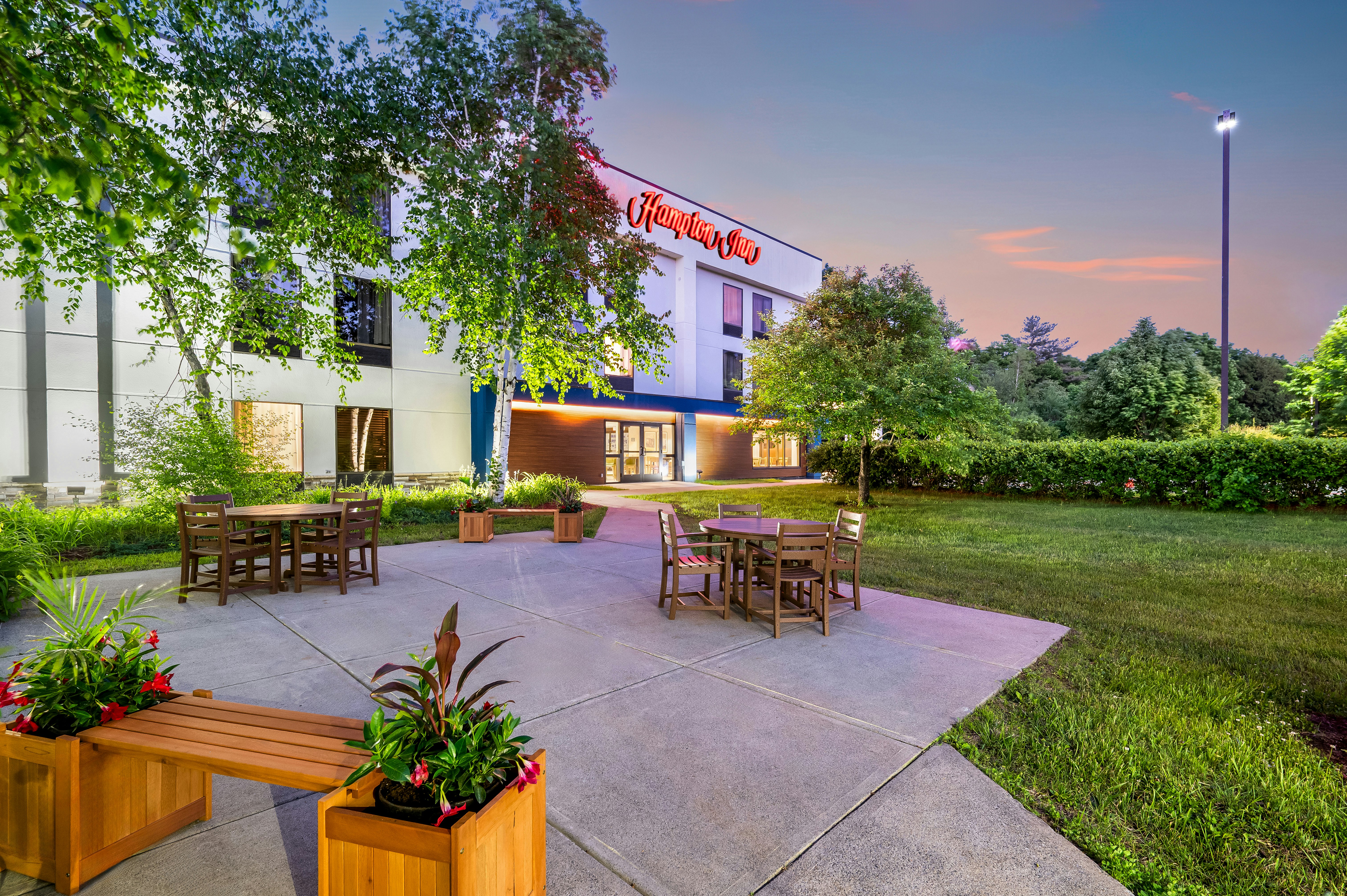 Hampton Inn White River Junction 79/81