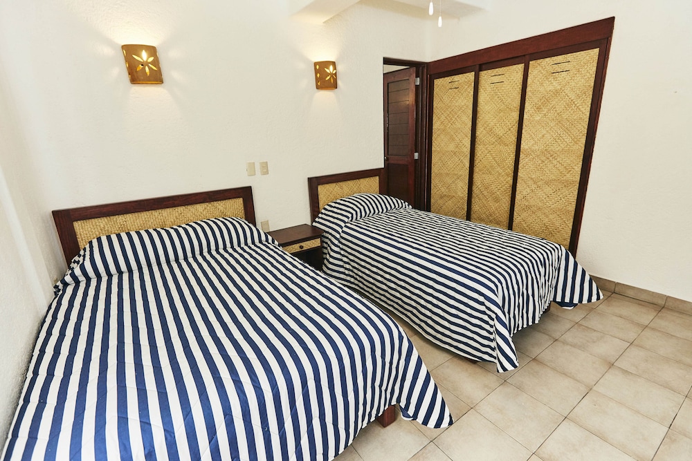 Suites Ixtapa Plaza 34/50